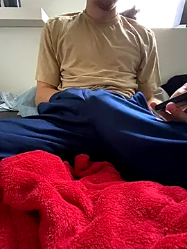 Snapshot of greggts chatting on 11/04/25, 10:41 greggts online show from 11/04/25, 10:41