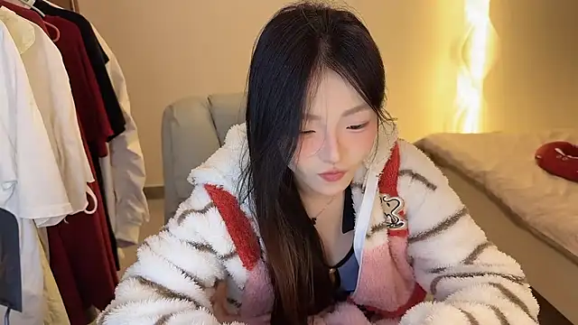 Robin-o3 online show from 10/18/25, 04:42