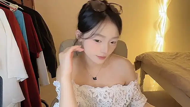 Robin-o3 online show from 10/09/25, 03:56