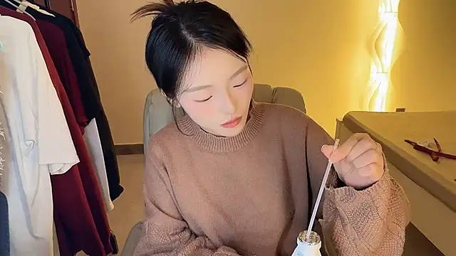 Robin-o3 online show from 10/13/25, 08:54