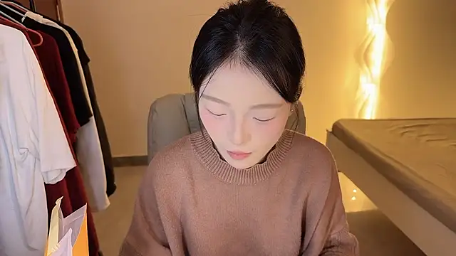 Robin-o3 online show from 10/12/25, 08:54