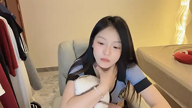 Robin-o3 online show from 12/13/25, 08:04