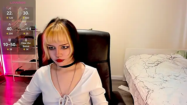 LiyaLuna online show from 12/02/25, 11:34