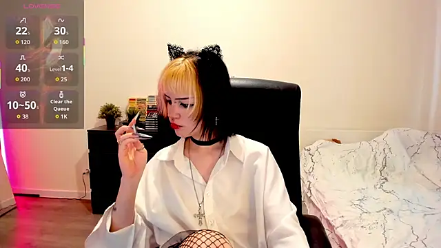 LiyaLuna online show from 11/12/25, 12:31