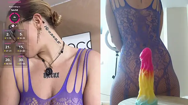 Snapshot of zoeypink chatting on 11/22/25, 06:23 zoeypink online show from 11/22/25, 06:23