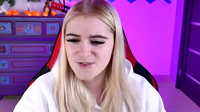 Stef Nicks online show from 10/29/25, 09:41