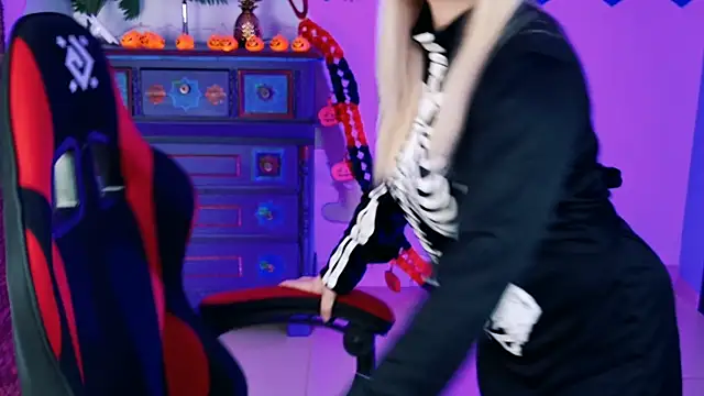 Stef Nicks online show from 10/30/25, 09:07