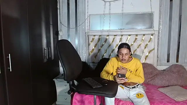 Snapshot of julieta_sweet_ chatting on 09/17/25, 03:41 julieta sweet online show from 09/17/25, 03:41