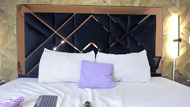 AliciaJerez1 online show from 10/23/25, 12:31