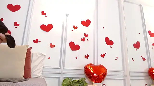 MiiaLane online show from 02/23/26, 12:06