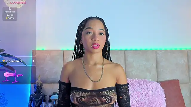 KarolBlanco online show from 12/01/25, 02:23