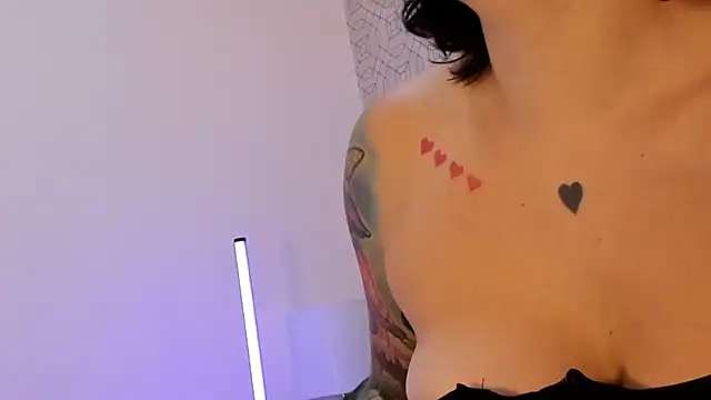 SuccubusDolly online show from 12/04/25, 07:57