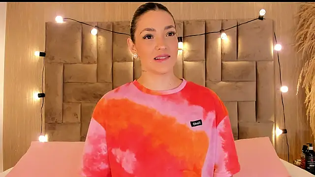 Snapshot of ClaradelMar chatting on 11/28/25, 10:37 ClaradelMar online show from 11/28/25, 10:37