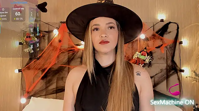 Snapshot of ClaradelMar chatting on 10/31/25, 10:45 ClaradelMar online show from 10/31/25, 10:45