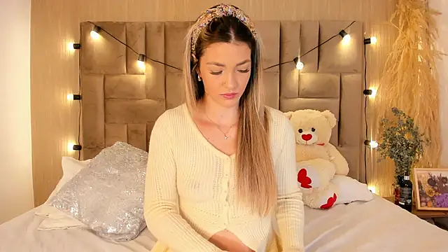 Snapshot of ClaradelMar chatting on 01/13/26, 10:19 ClaradelMar online show from 01/13/26, 10:19