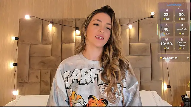 Snapshot of ClaradelMar chatting on 11/15/25, 10:30 ClaradelMar online show from 11/15/25, 10:30