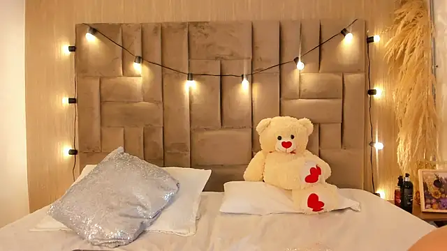 Snapshot of ClaradelMar chatting on 01/10/26, 10:32 ClaradelMar online show from 01/10/26, 10:32