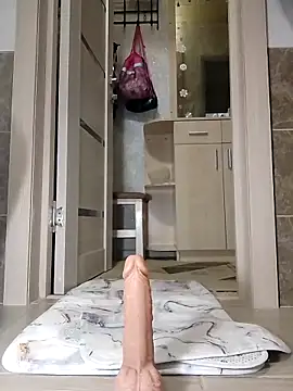 N i k o l a u online show from 04/05/26, 03:19