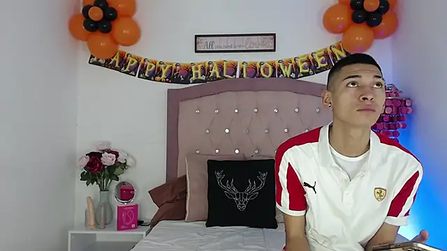 Snapshot of AmelieAndAce chatting on 10/07/25, 01:01 AmelieAndAce online show from 10/07/25, 01:01