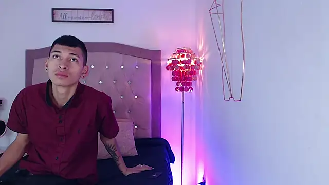 Snapshot of AmelieAndAce chatting on 09/26/25, 12:45 AmelieAndAce online show from 09/26/25, 12:45