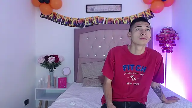 Snapshot of AmelieAndAce chatting on 10/14/25, 12:50 AmelieAndAce online show from 10/14/25, 12:50