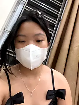 Snapshot of Thuylinh05 chatting on 10/11/25, 11:33 Thuylinh05 online show from 10/11/25, 11:33