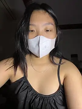 Snapshot of Thuylinh05 chatting on 09/28/25, 05:53 Thuylinh05 online show from 09/28/25, 05:53