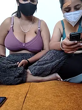 Snapshot of sluttscandy8 chatting on 11/05/25, 04:04 sluttscandy8 online show from 11/05/25, 04:04