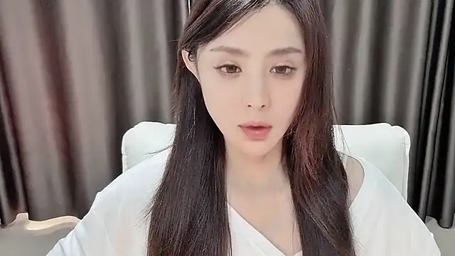 Snapshot of sliGhtAn1 chatting on 04/15/26, 03:12 sliGhtAn1 online show from 04/15/26, 03:12