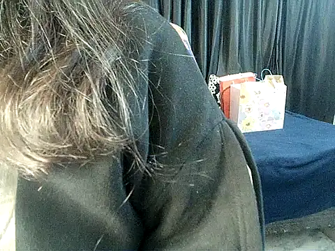 Snapshot of Anaconda-Mall chatting on 01/31/26, 10:41 Anaconda-Mall online show from 01/31/26, 10:41