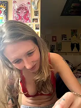 Snapshot of AutumnTides chatting on 10/09/25, 06:30 AutumnTides online show from 10/09/25, 06:30