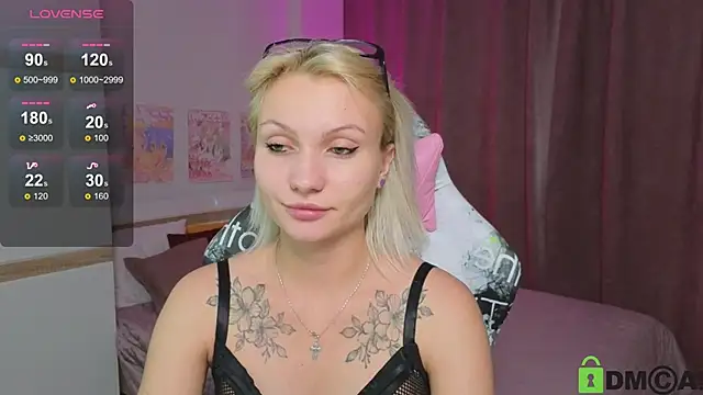 Snapshot of Cameronlovely_ chatting on 09/16/25, 08:37 Cameronlovely online show from 09/16/25, 08:37