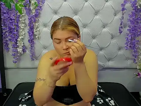 JuliettaRousse69 online show from 09/18/25, 01:03