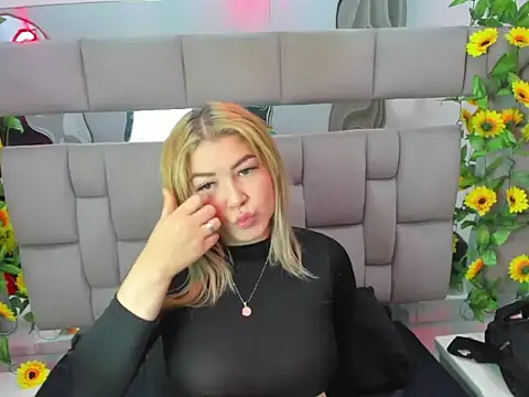 JuliettaRousse69 online show from 04/13/26, 07:29