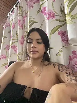 AmyMartinelli online show from 10/05/25, 12:34