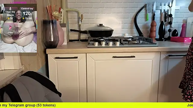 Edena  online show from 10/04/25, 01:51