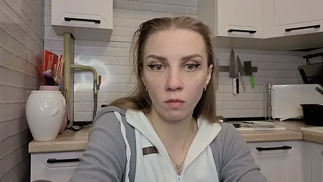 Edena  online show from 04/10/26, 07:54