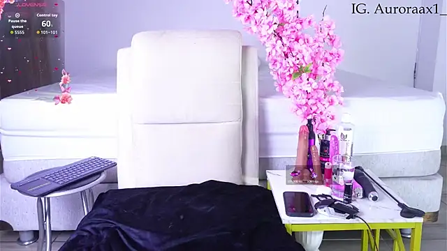 Snapshot of Auroraa_x1 chatting on 11/11/25, 01:00 Auroraa x1 online show from 11/11/25, 01:00