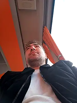 mert0359 online show from 11/26/25, 12:27