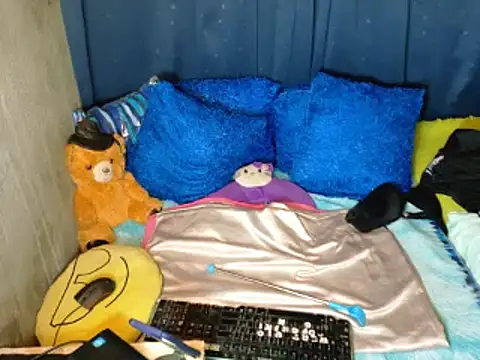 Snapshot of xxloveheart chatting on 09/17/25, 05:31 xxloveheart online show from 09/17/25, 05:31