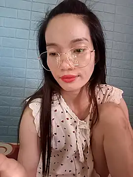 Snapshot of Lyly999 chatting on 09/20/25, 12:48 Lyly999 online show from 09/20/25, 12:48
