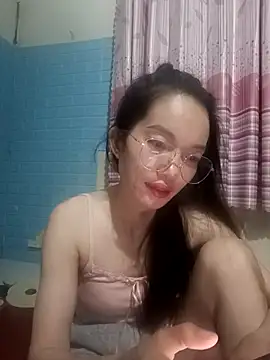Snapshot of Lyly999 chatting on 10/07/25, 02:51 Lyly999 online show from 10/07/25, 02:51
