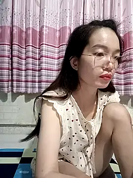 Snapshot of Lyly999 chatting on 09/30/25, 06:03 Lyly999 online show from 09/30/25, 06:03