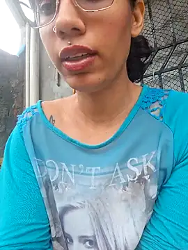 Snapshot of RavenShyfit chatting on 10/21/25, 07:02 RavenShyfit online show from 10/21/25, 07:02