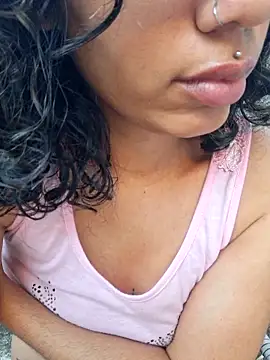 Snapshot of RavenShyfit chatting on 12/18/25, 08:34 RavenShyfit online show from 12/18/25, 08:34