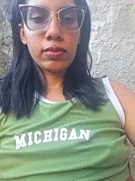 Snapshot of RavenShyfit chatting on 11/15/25, 07:18 RavenShyfit online show from 11/15/25, 07:18