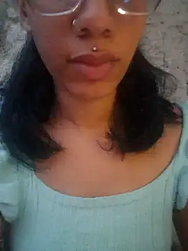 Snapshot of RavenShyfit chatting on 11/19/25, 08:53 RavenShyfit online show from 11/19/25, 08:53