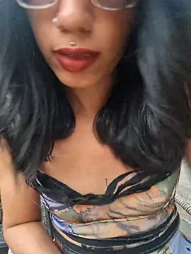 Snapshot of RavenShyfit chatting on 11/14/25, 08:45 RavenShyfit online show from 11/14/25, 08:45