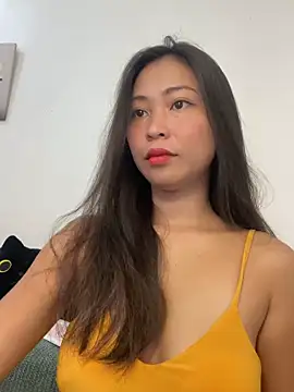 Snapshot of EmmaSean chatting on 05/18/26, 02:12 EmmaSean online show from 05/18/26, 02:12