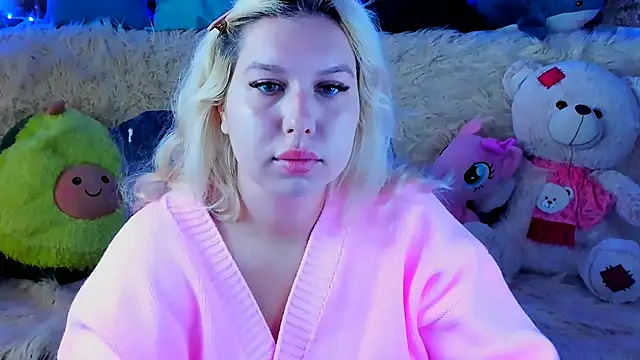 Snapshot of ChloeRicc chatting on 09/21/25, 09:14 ChloeRicc online show from 09/21/25, 09:14